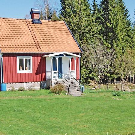 3 Bedroom Amazing Home In Lnsboda Falsehult Bagian luar foto