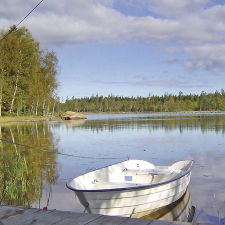 3 Bedroom Amazing Home In Lnsboda Falsehult Bagian luar foto
