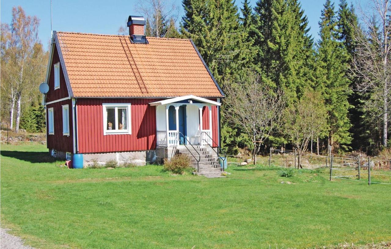 3 Bedroom Amazing Home In Lnsboda Falsehult Bagian luar foto