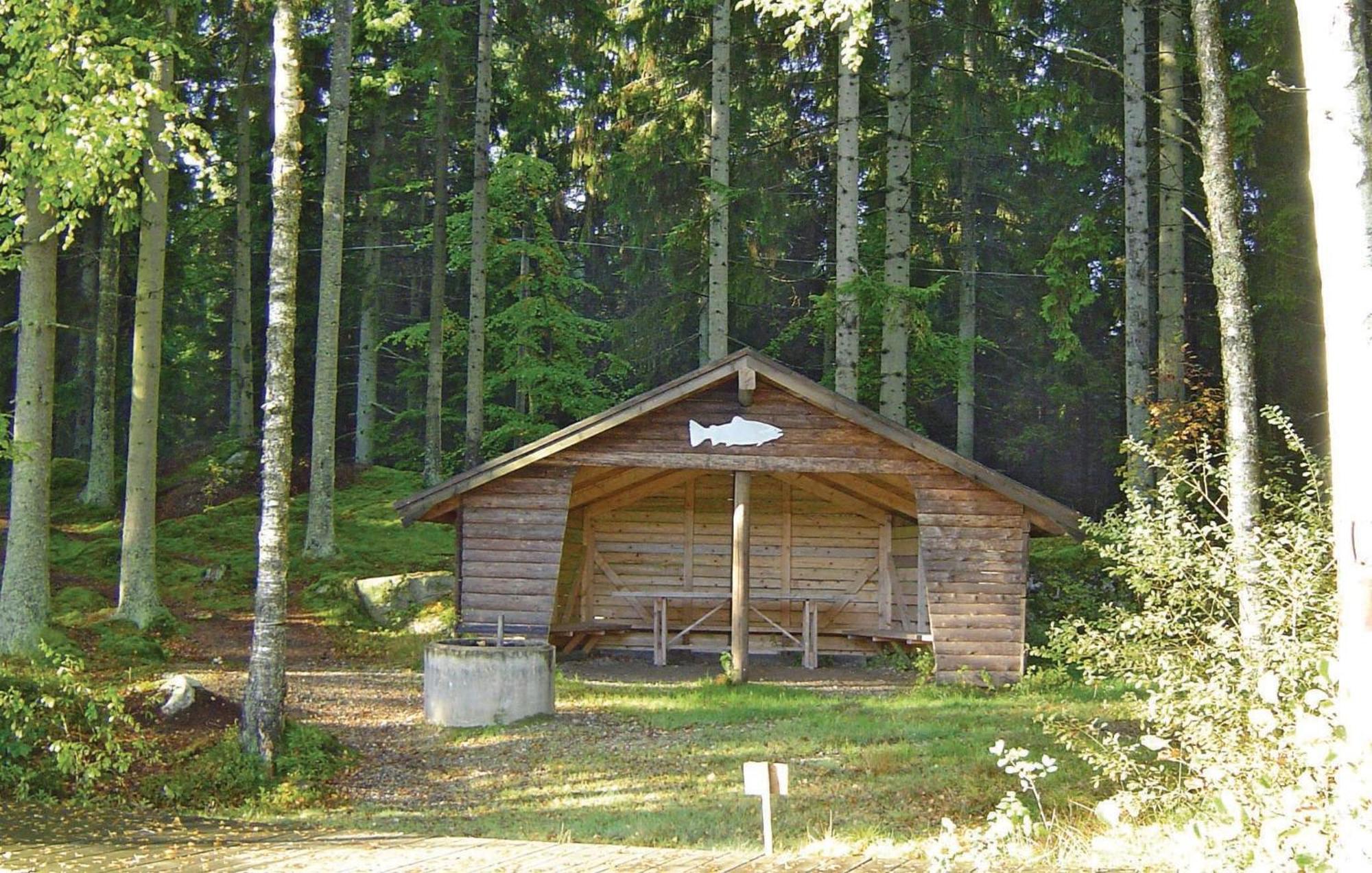 3 Bedroom Amazing Home In Lnsboda Falsehult Bagian luar foto