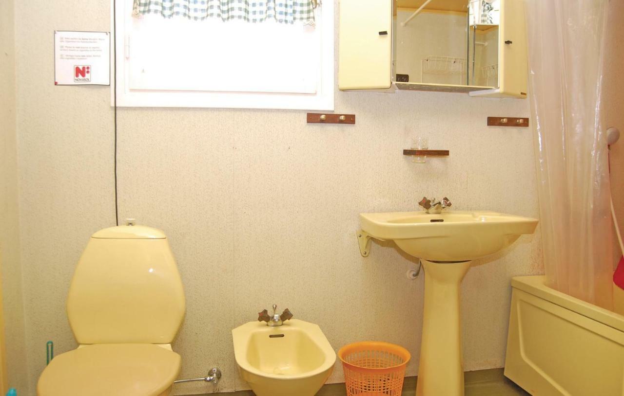 3 Bedroom Amazing Home In Lnsboda Falsehult Bagian luar foto